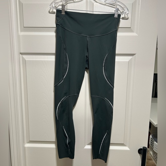Lululemon Base Pace Leggings Sz 8 - Picture 3 of 8